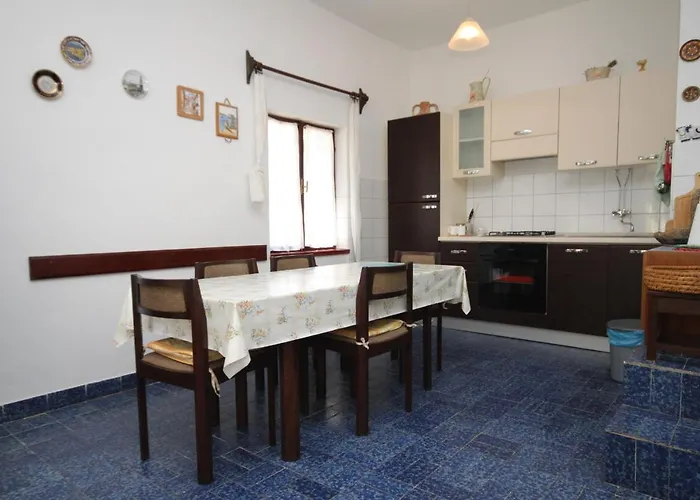 Seaside House Verunic, Dugi Otok - 8126 Дом отдыха *